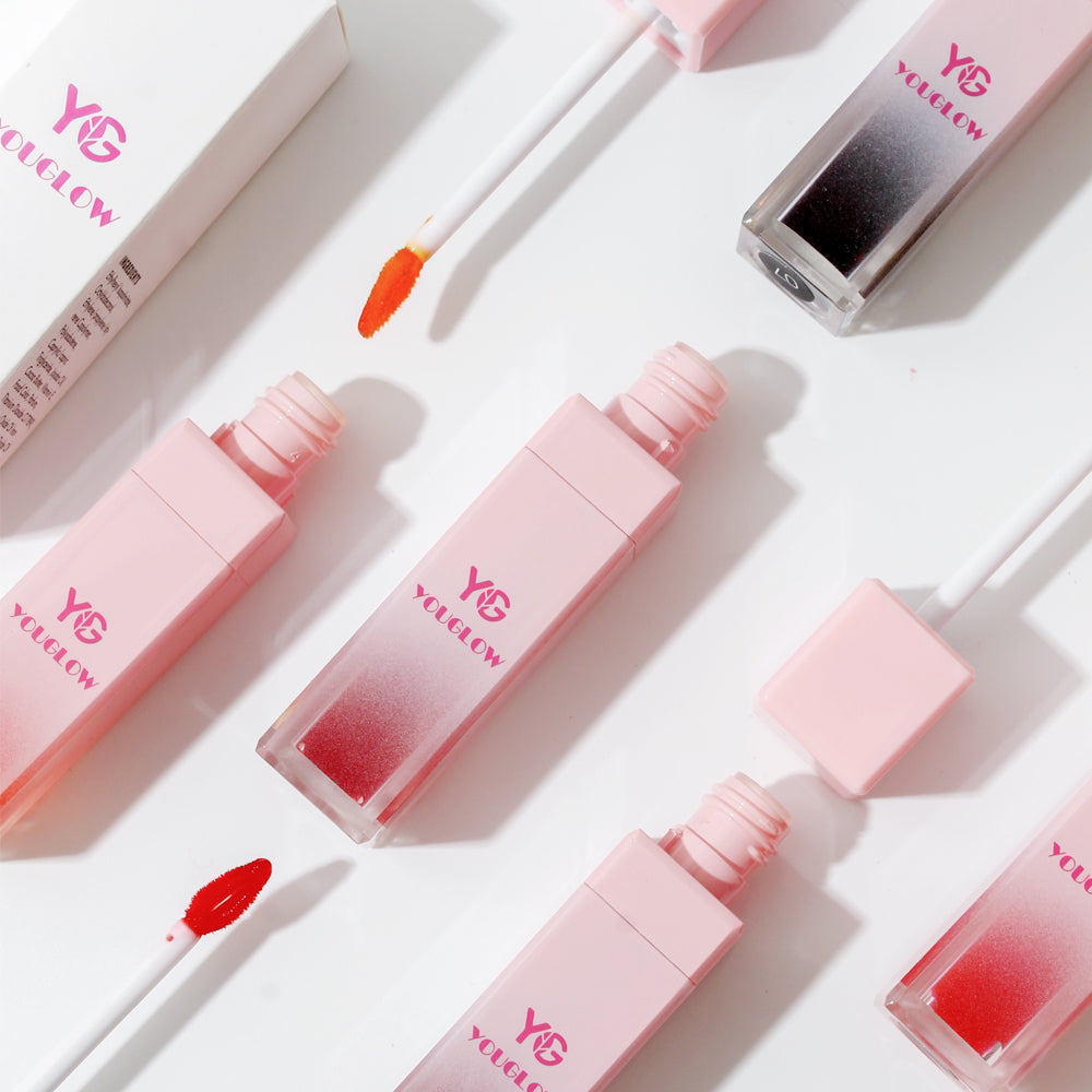 يوجلو - لون الشفاه مقاوم للماء يدوم طويلاً